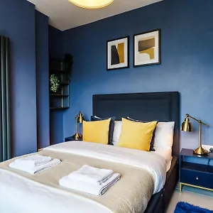 Holiday home Inspohome Pontcanna Haven 2-bed House Garden Netflix Games Freeparking, Cardiff