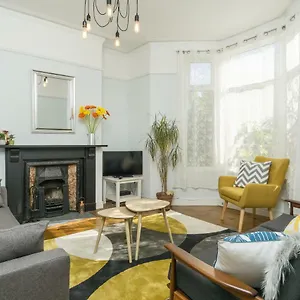 Holiday home House For Families Or Groups Near Centre, Cardiff