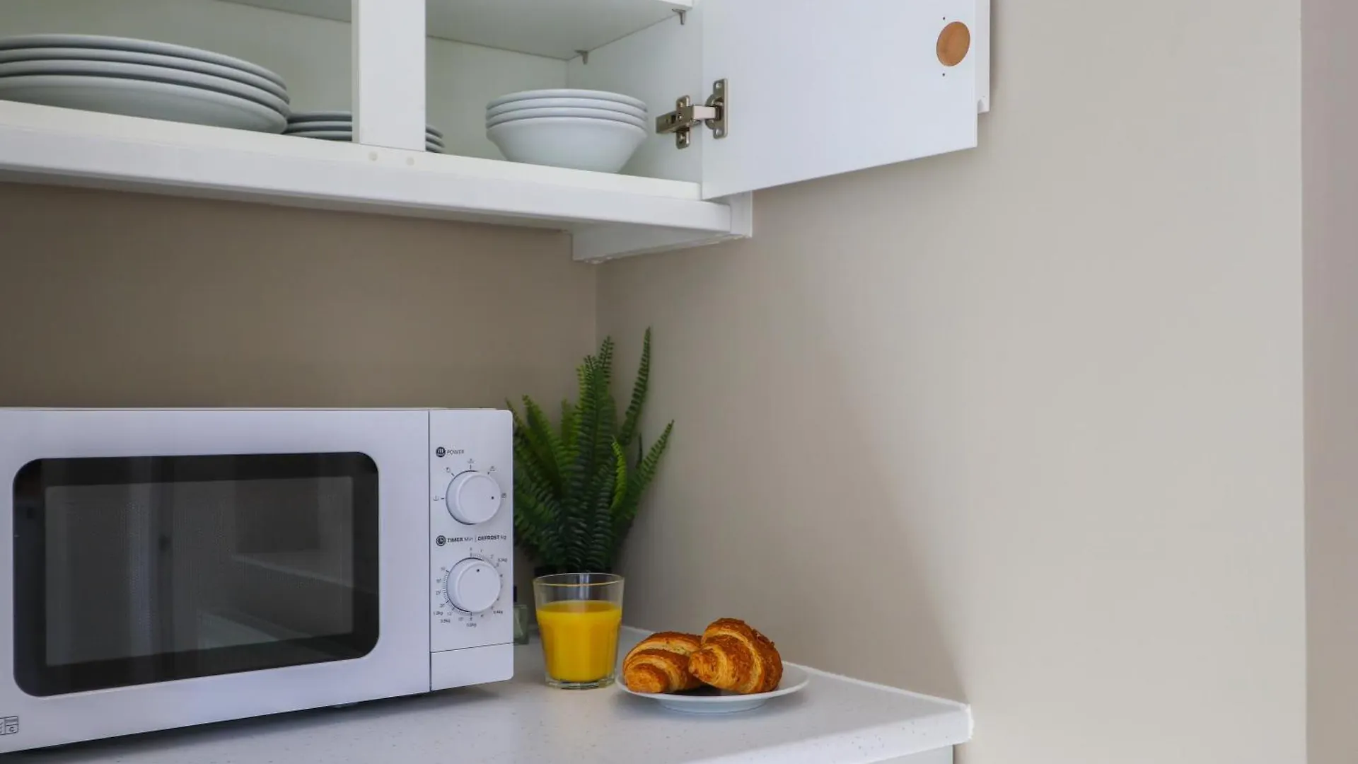 Sanjo Suite By Koya Homes-2-Bed Home-Free Parking Cardiff 0*,  United Kingdom