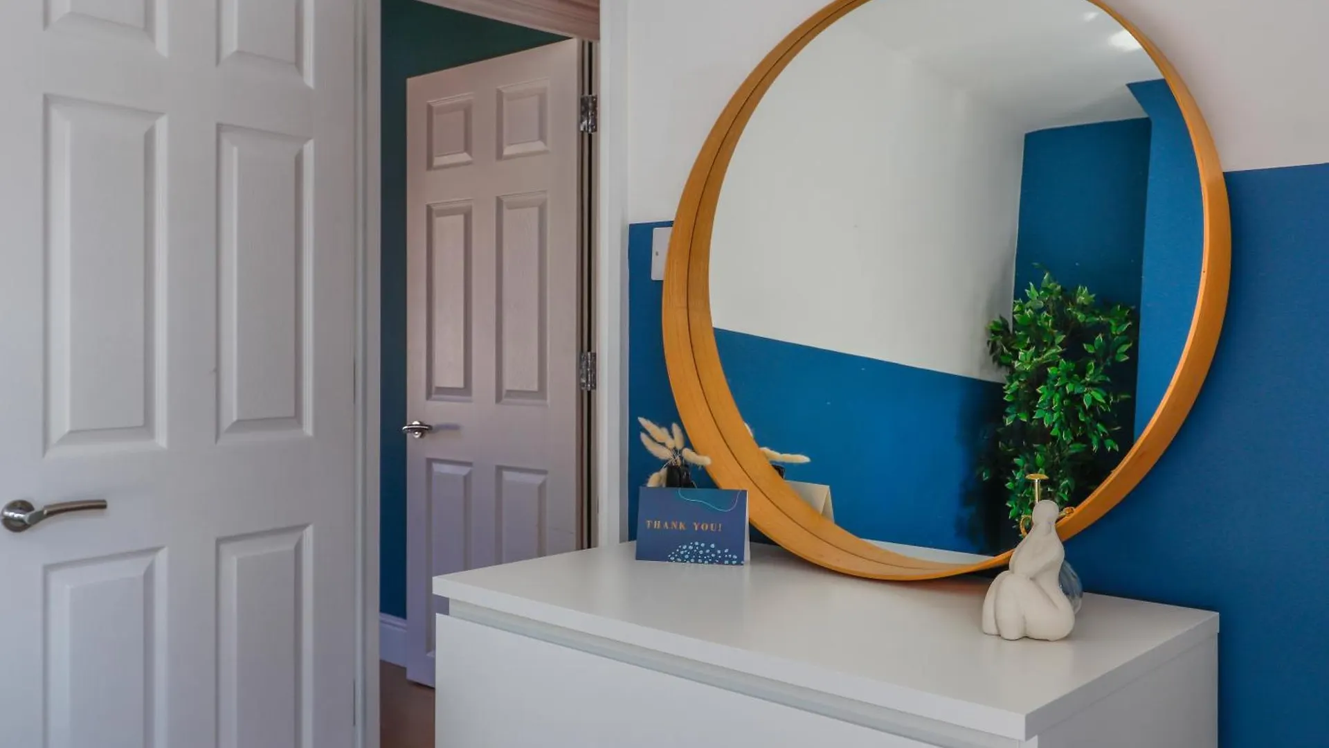 Holiday home Sanjo Suite By Koya Homes-2-Bed Home-Free Parking Cardiff United Kingdom
